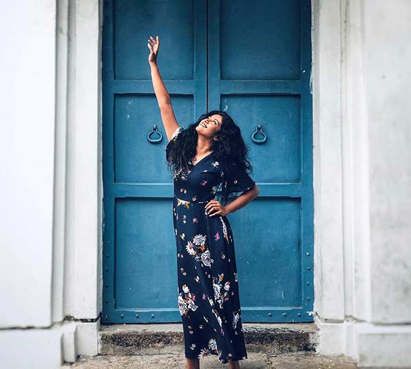 சேலையில் 