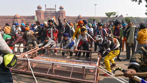 தீப் சித்து மீது குற்றச்சாட்டு 
