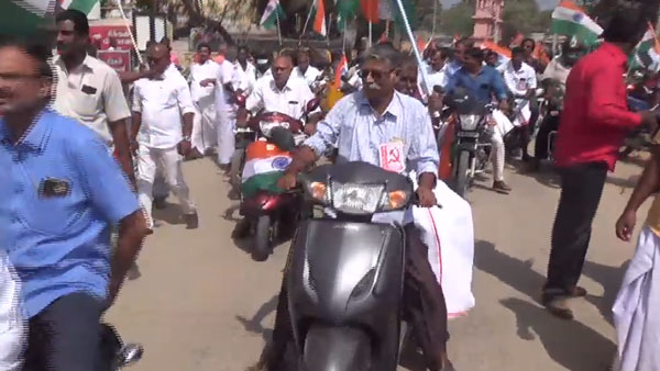 கடலூரில் போராட்டம் கடலூரில் போராட்டம்