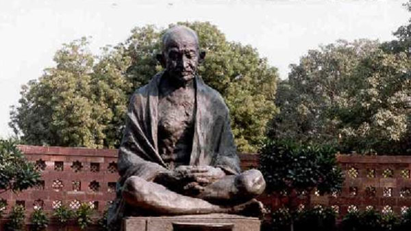 காந்தி சிலை அகற்றம்