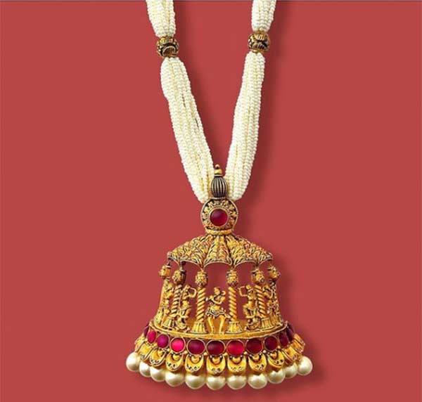 Wear beautiful Kalyan gold jewelry on Pongal and shine like the sun! Wear beautiful Kalyan gold jewelry on Pongal and shine like the sun!
