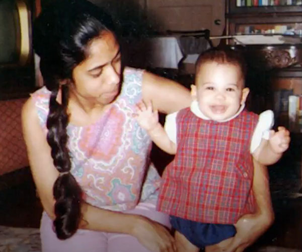  ஷியாமளா கோபாலன் 