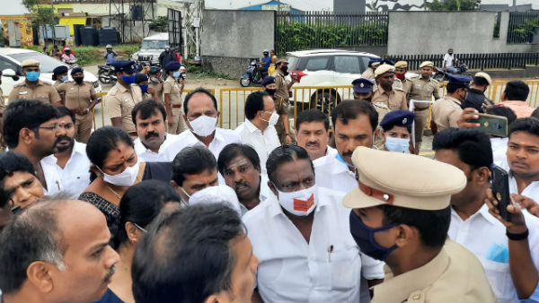 DMK MP Kanimozhi stopped by Police near Pollachi