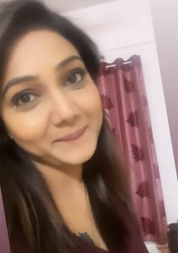 மாறி மாறி முத்தம் 