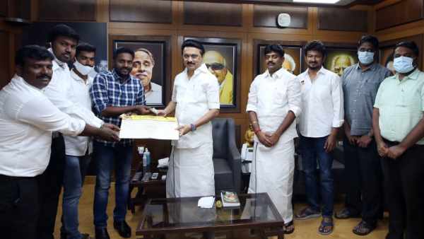 Former Naam Tamilar Katchi Senior leader Rajivgandhi joins DMK Former Naam Tamilar Katchi Senior leader Rajivgandhi joins DMK