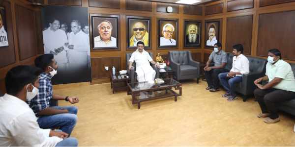 Former Naam Tamilar Katchi Senior leader Rajivgandhi joins DMK Former Naam Tamilar Katchi Senior leader Rajivgandhi joins DMK