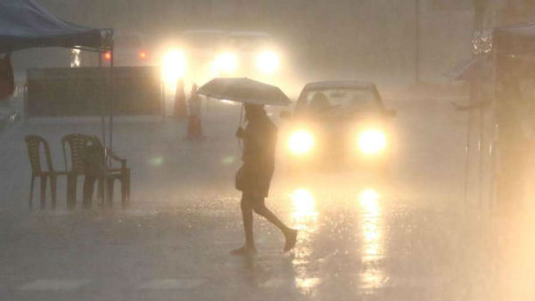  விடாமல் விரட்டும் மழை