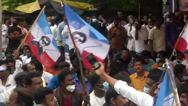 சுவர் 