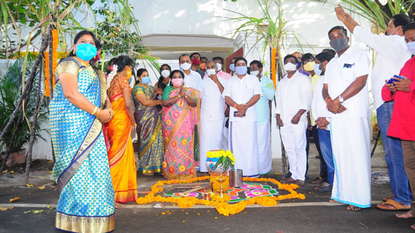 தடுப்பூசியில் அரசியல் வேண்டாம் தடுப்பூசியில் அரசியல் வேண்டாம்