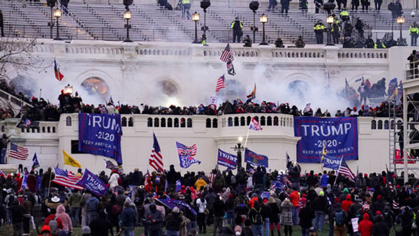 அமெரிக்க நாடாளுமன்றத்தில் வன்முறை