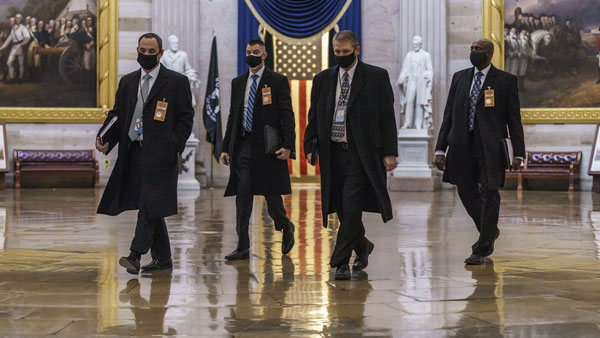 துணை அதிபர் மைக் பென்ஸ் மறுப்பு