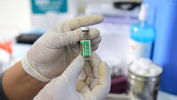 100 தடுப்பூசி மையங்கள்