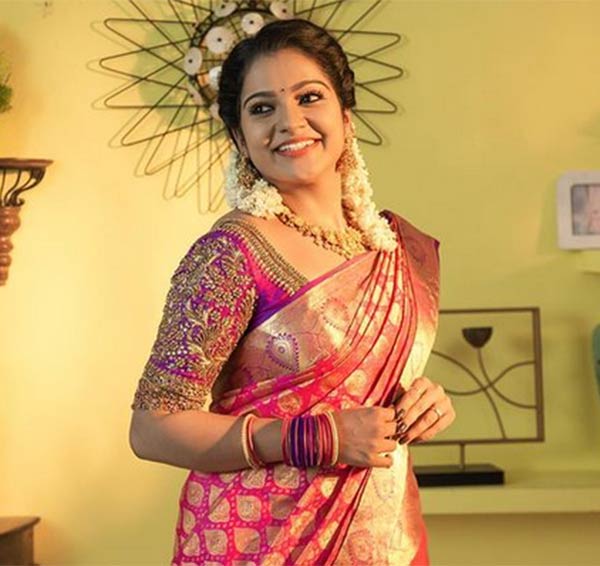 கண்ணீரில் ரசிகர்கள் 