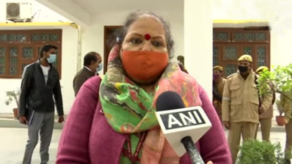 வெளியே போயிருக்க கூடாது 
