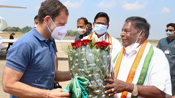 மீனவ பெண்களுடன் பேச்சு 