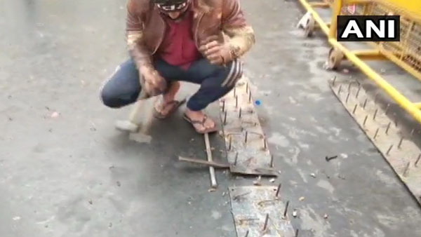  நடுரோடு