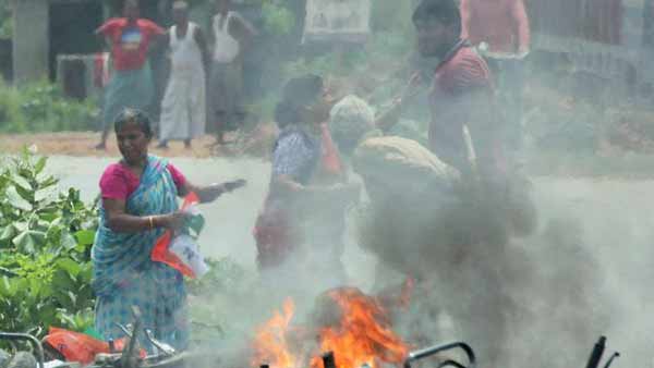 திரிணாமுல் காங்கிரஸ் கட்சியினர் 