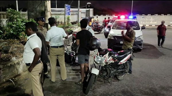 போலீஸ் ஸ்டேசன் போலீஸ் ஸ்டேசன்