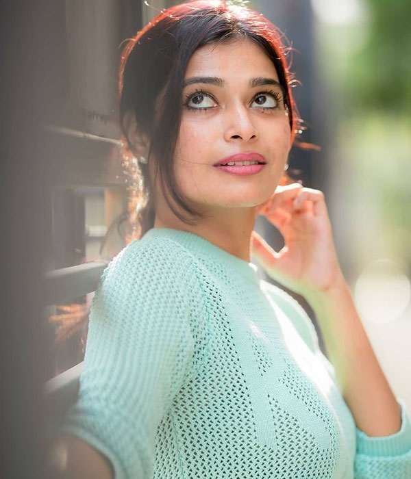 விடாமல் தொடரும் ரசிகர்கள் 