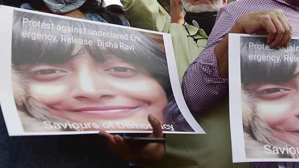 பதற்றம் ஏற்படுத்திய பேரணி 