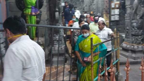 Durga Stalin visits Arunachaleshwara, Thiruvannamalai - Worship for Victory 