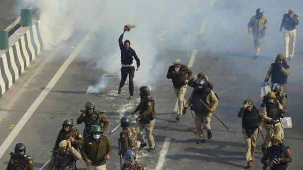 கண்ணீர் புகை 