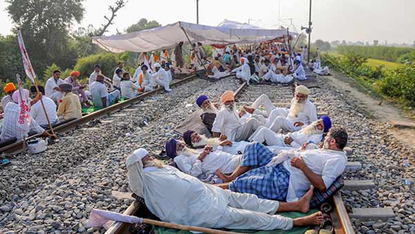 Farmers stage rail roko protest across the country today for 4 hours Farmers stage rail roko protest across the country today for 4 hours