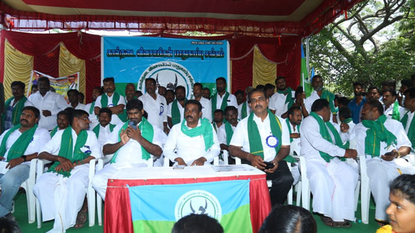 Live stock farmers involve in protest to fulfil their demands 