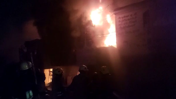 Terrible fire accident at an electronics store on Madurai Townhall Road 