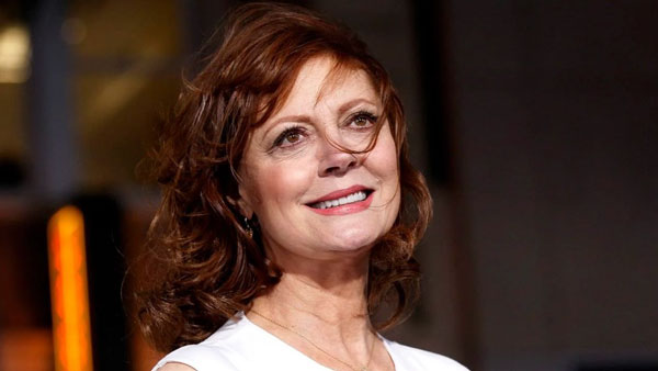 ஹாலிவுட் நடிகை ஆதரவு : 