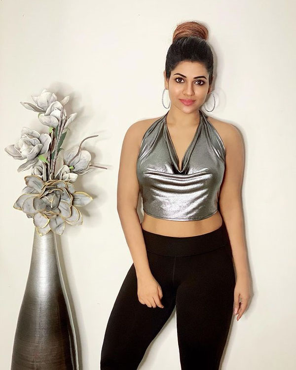 இரவு நேர சீரியல்கள் 