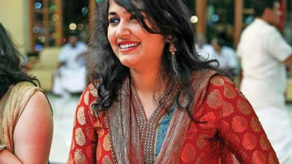  முன்னுரை எழுதிய தந்தை