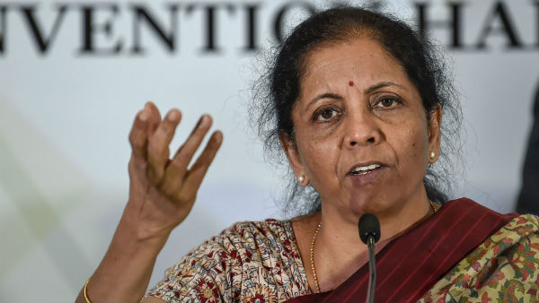 சாரி கேட்கும் குஷ்பு 