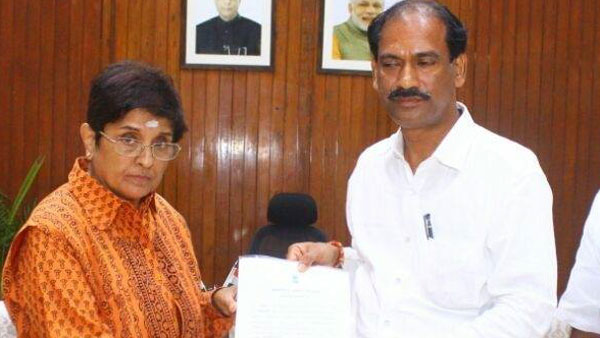 ஆட்சியை கலைத்துள்ளது ஆட்சியை கலைத்துள்ளது