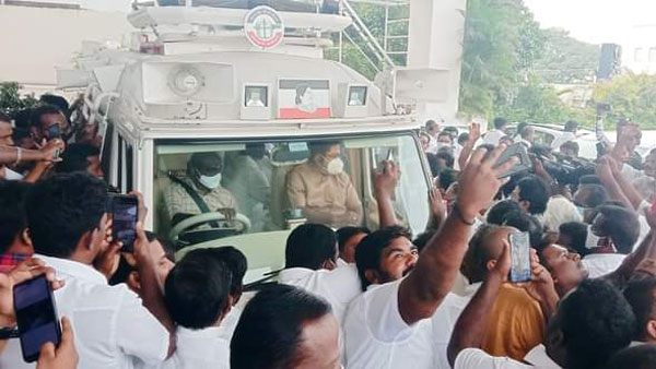 போலீஸ் கட்டுப்பாடு 