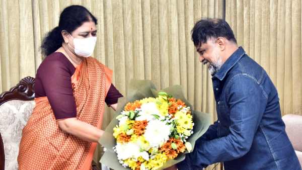 சசிகலாவை சந்தித்த லிங்குசாமி 