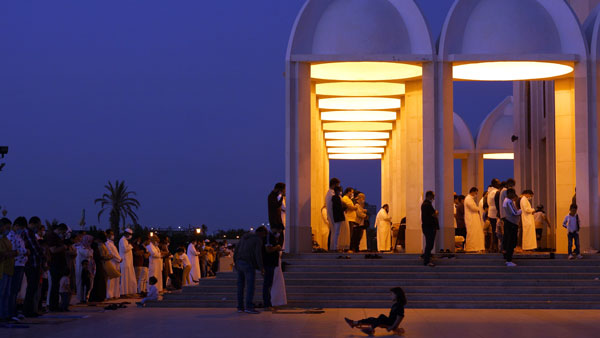 பாதுகாப்பு வழிகாட்டுதல் பின்பற்றனும் 