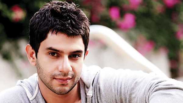 முதுகெலும்பற்ற பிரபலங்கள் 