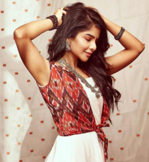 கொஞ்சி கொஞ்சி பேசி 