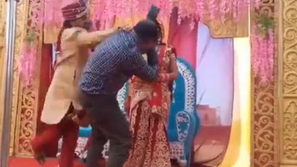 மாப்பிள்ளை அடித்தார் 
