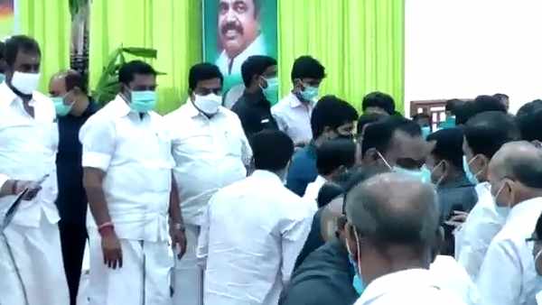 விவசாயிகளுக்கு ரூ.72 கோடி ஒதுக்கீடு விவசாயிகளுக்கு ரூ.72 கோடி ஒதுக்கீடு