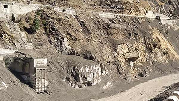 170 பேர் காணவில்லை 170 பேர் காணவில்லை