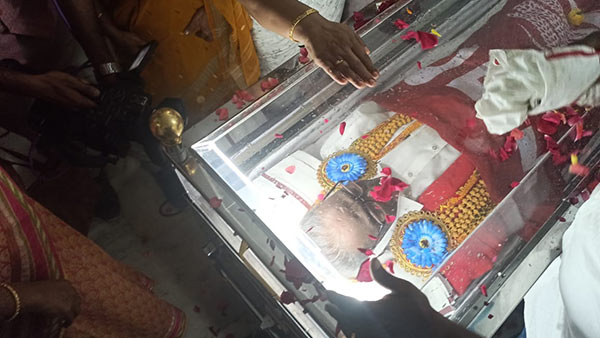 தி.மு.க சார்பில் அஞ்சலி 