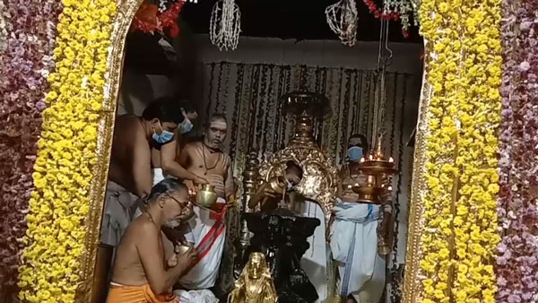  Thyagaraja aradhana : Tribute to the musicians who sang the Pancharatna Keerthanam 