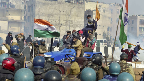 திசைமாறிய டிராக்டர் பேரணி 