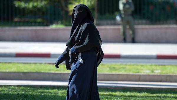 இலங்கையில் தடை