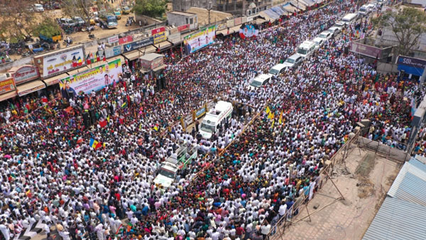 Madurai CM meeting sends shock waves to AMMK 