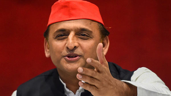 அகிலேஷ் வீடு முன்பு போலீஸ் குவிப்பு 