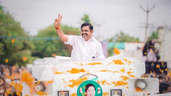 மக்களிடம் குறைகளை கேட்காதவர் ஸ்டாலின் 