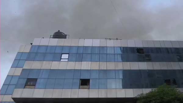 Fire accident in Mumbai hospital: 2 People died 
